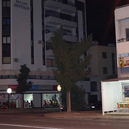 Destalo Court Larnaca Apartment المظهر الخارجي الصورة