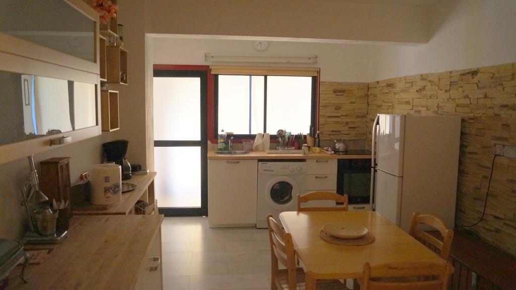 Destalo Court Larnaca Apartment المظهر الخارجي الصورة